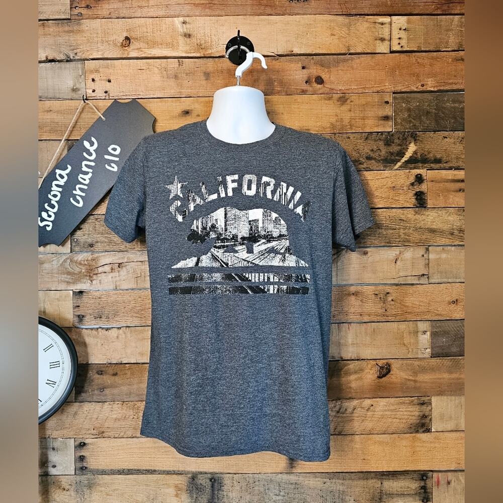 SALE-REBELS AND NOMADS MENS gray California short Shirt Size M